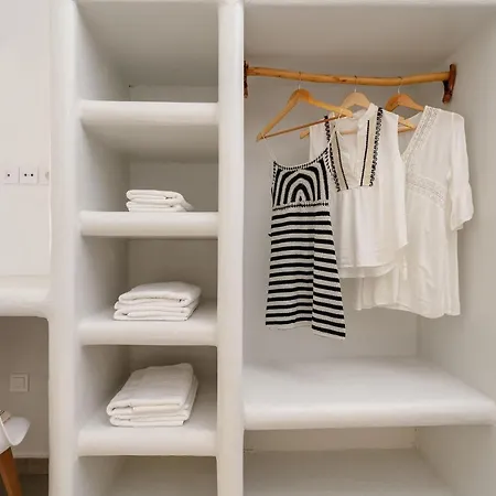 Bee Naxian House * Kastrákion