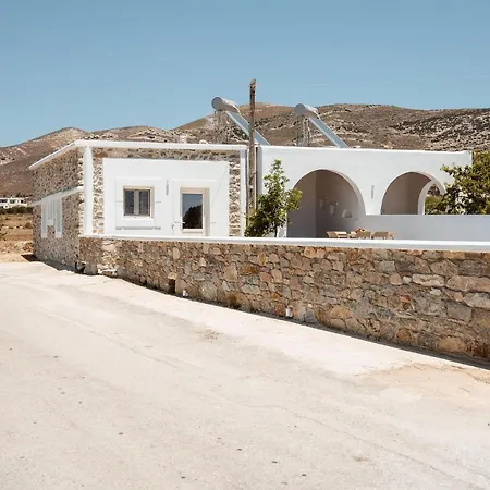 Bee Naxian House בית נופש *