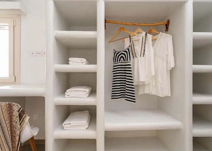 Bee Naxian House * Kastrákion