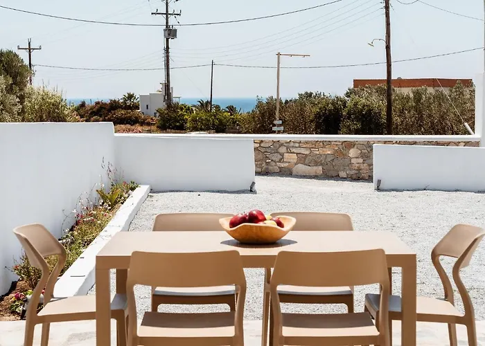 Bee Naxian House Kastrákion